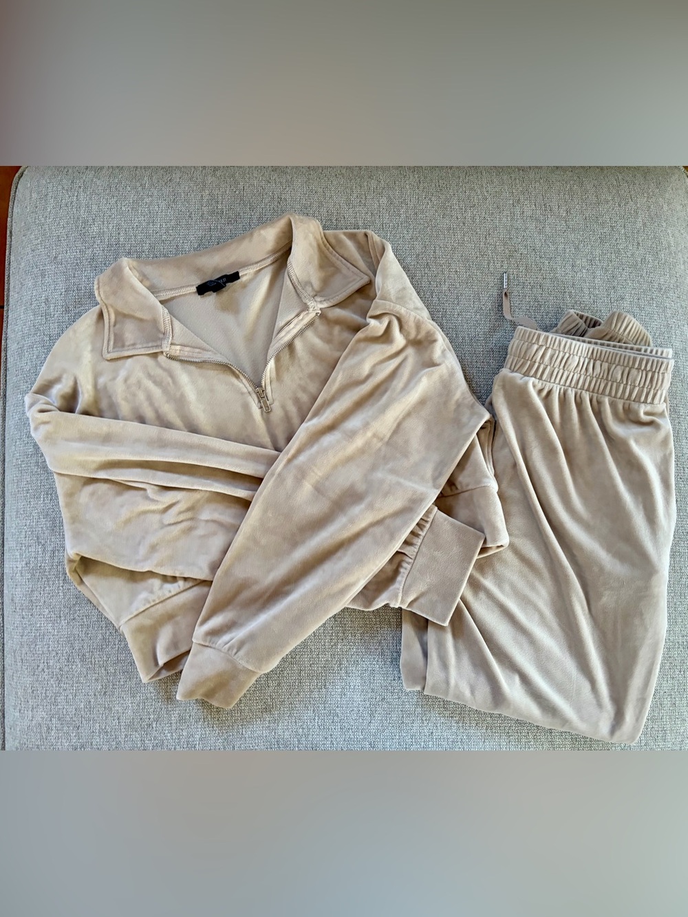 Forever 21 Beige Velour Half-Zip Jogger Set